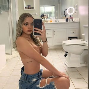 Fashion nova mom jeans